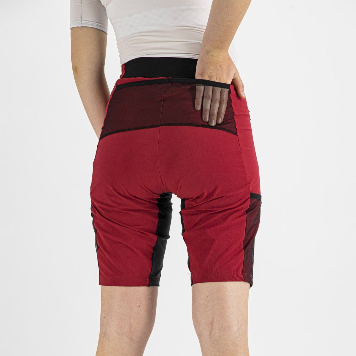 Sportful Supergiara W Overshorts - joustavat pyöräilyshortsit naisille