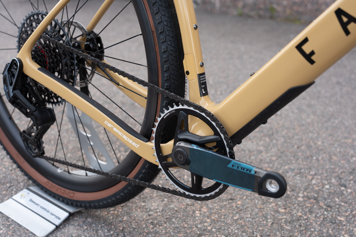 Fara Gr4 - Force XPLR E1 w/PowerMeter - Cycled Shop Edition - koko L/56 cm