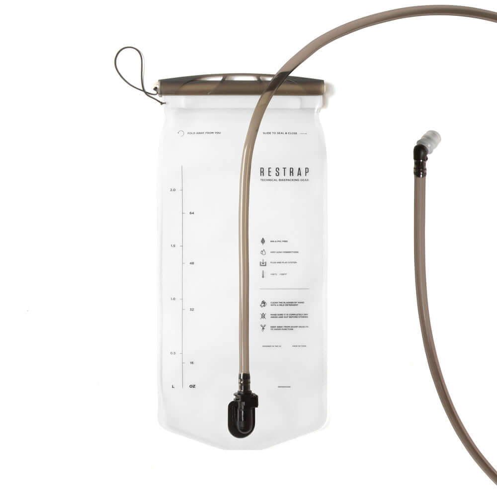 Restrap Rolltop Hydration Vest - juomareppu 2 L rakolla ja 14 L kuormatilalla