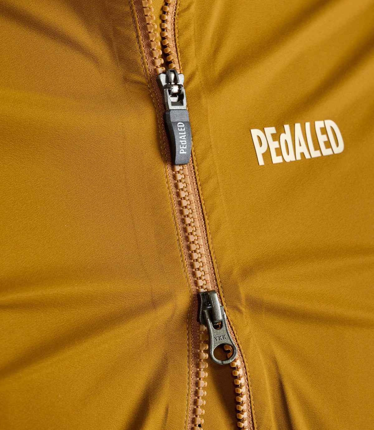 PEdALED Element Waterproof Jacket Mustard - vedenpitävä pyöräilytakki